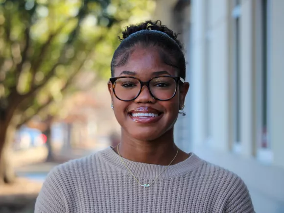 Headshot of Aniyah Simon