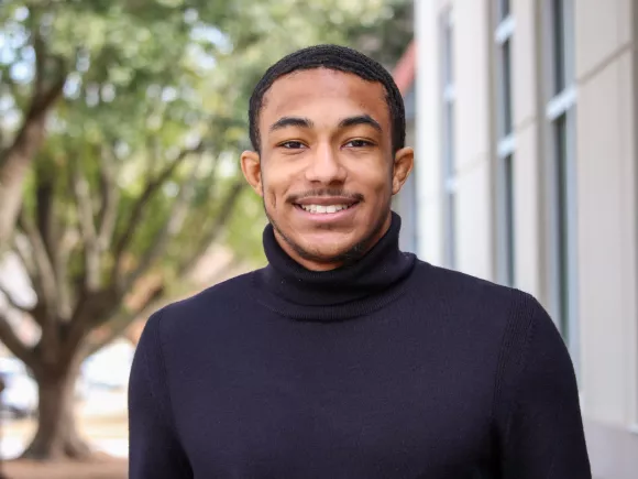 Headshot of YaDonnis Hardaway